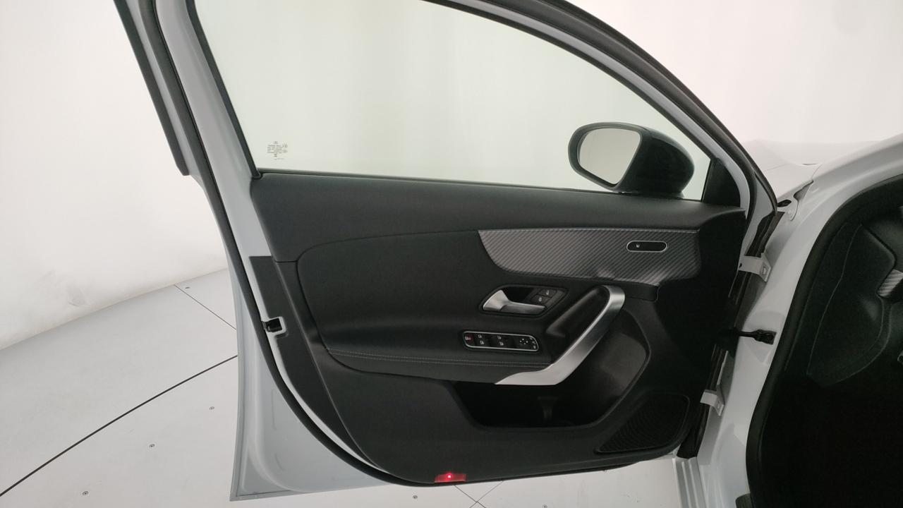 Mercedes-Benz A 180 d Sport Night edition auto