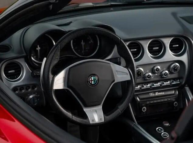 Alfa Romeo 8C Spider numerata solo 500 esemplari