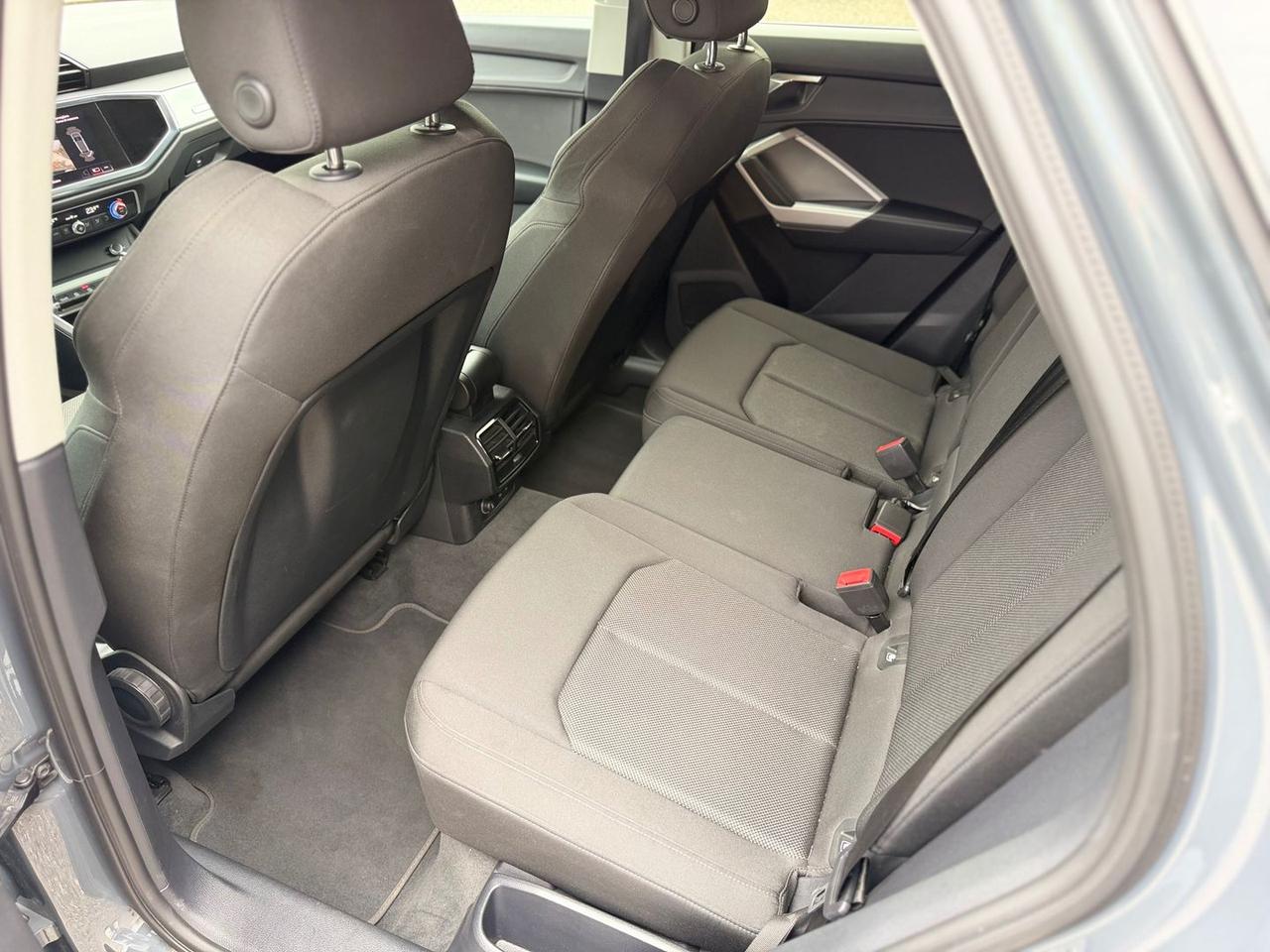 Audi Q3 Business 2.0 35 TDI #11754