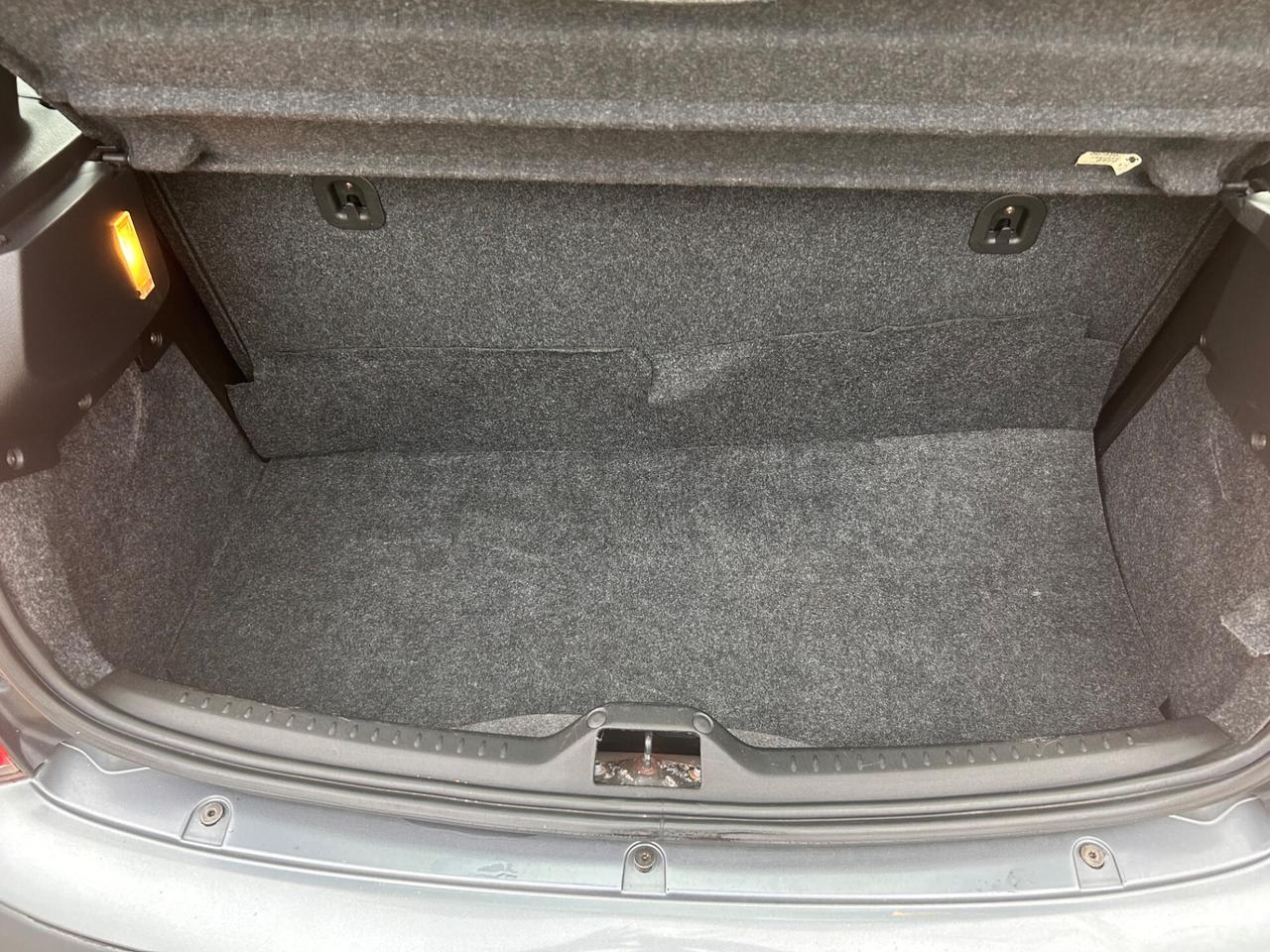 Lancia Ypsilon 1.2 16V Platino