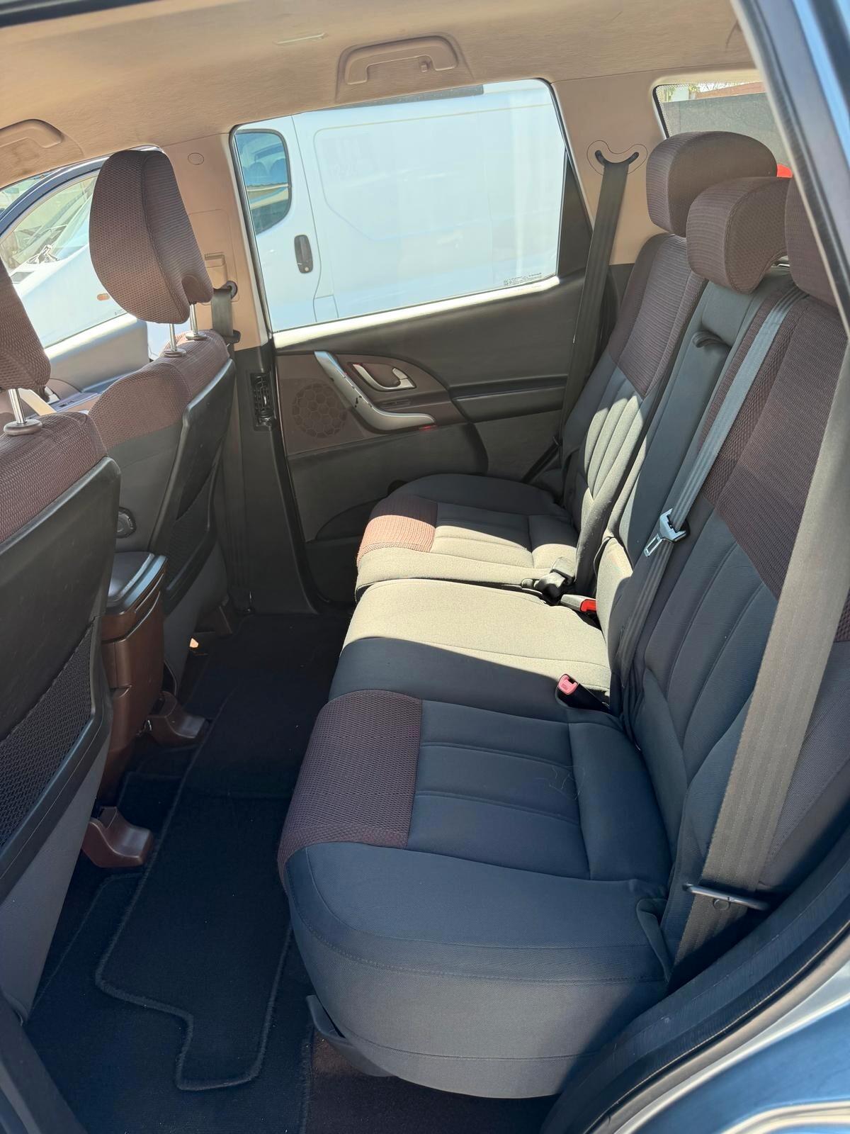 Mahindra XUV500 2.2 16V AWD W8
