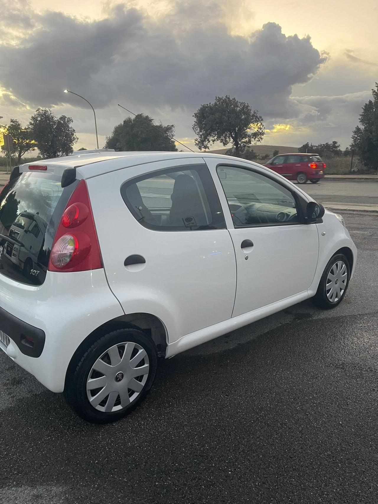 Peugeot 107 1.0 68CV 5p. Desir