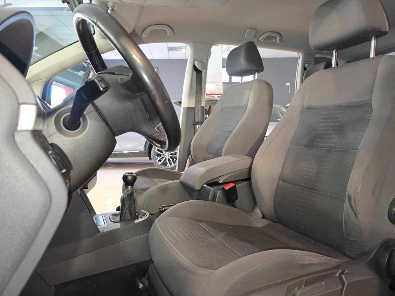 Volkswagen Touran (GANCIO TRAINO)