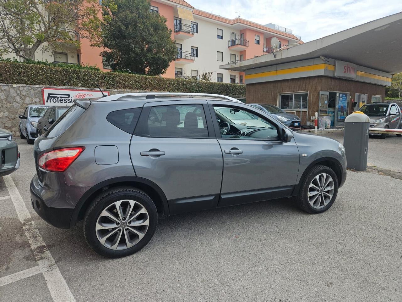 Nissan Qashqai 1.6 dCi DPF Lounge 4WD