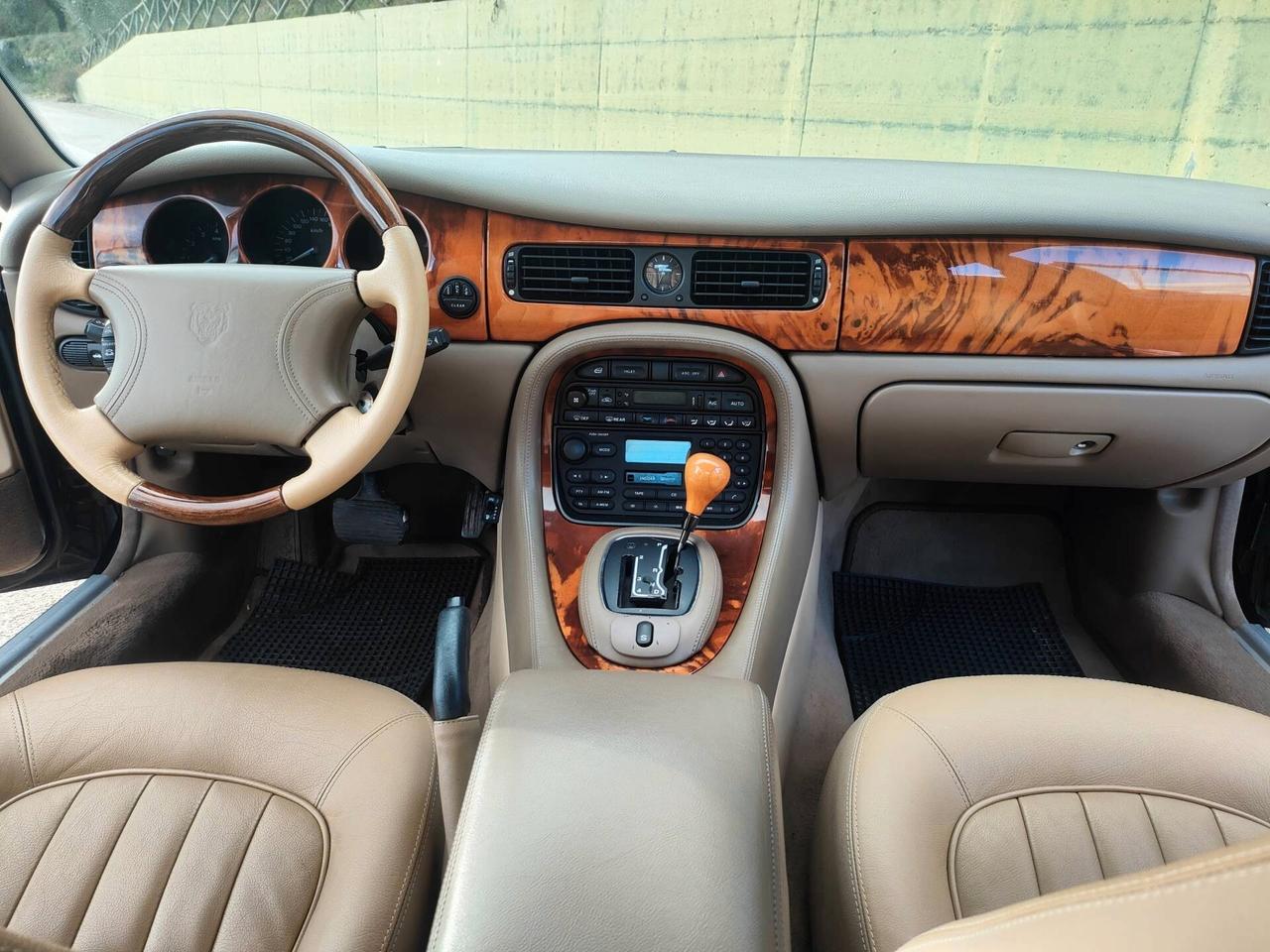 Jaguar XJ 3.2 cat Executive GPL