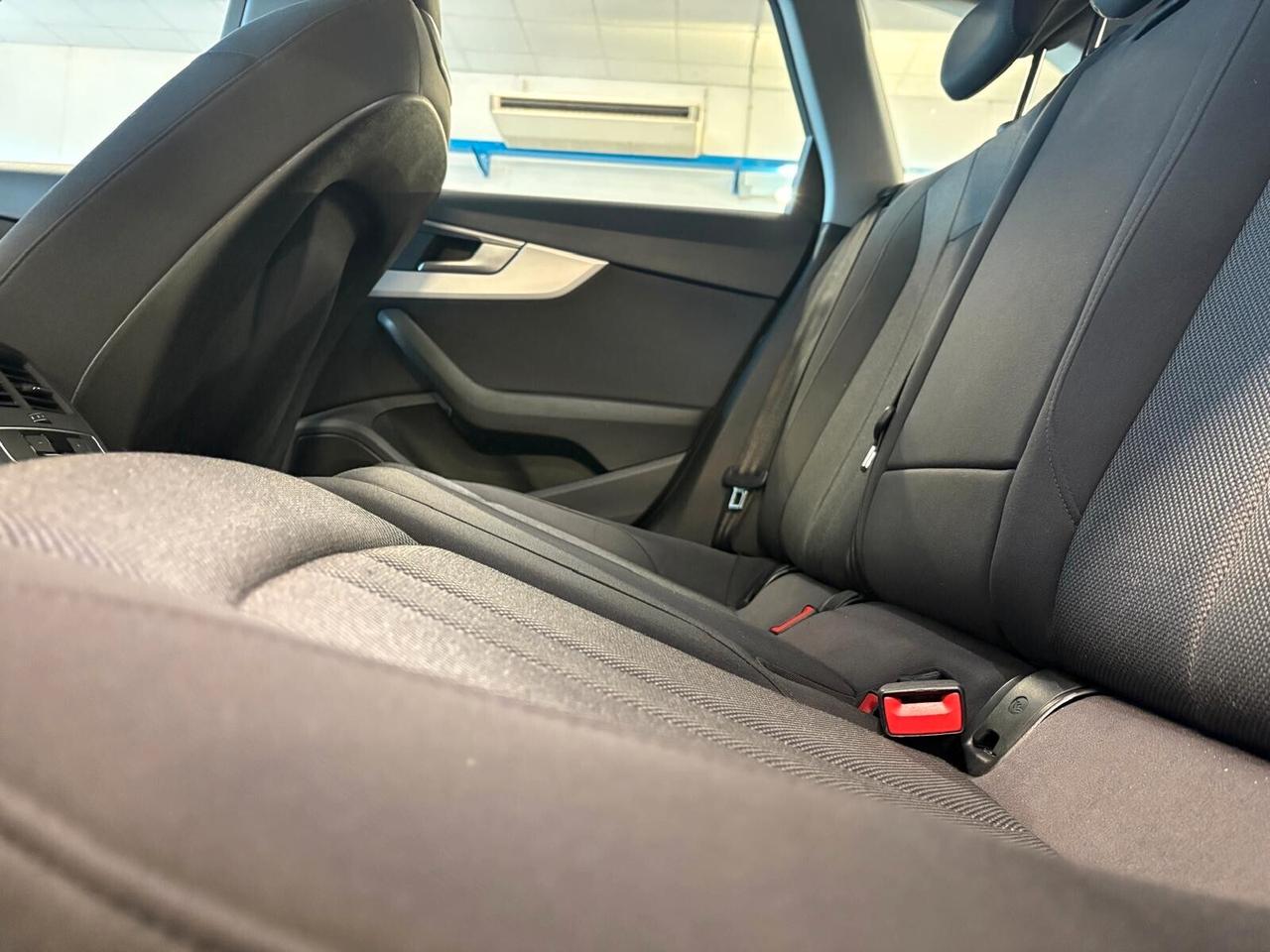 Audi A4 Avant BUSINESS 2.0 TDI S tronic