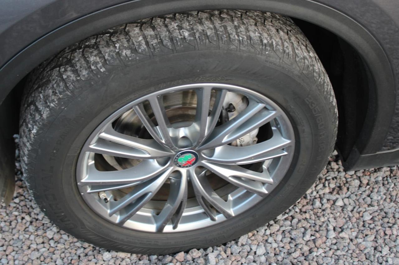 Alfa Romeo Stelvio Tua A SOLI 280€ al mese Anticipo Zero