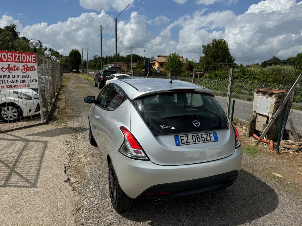 Lancia Ypsilon 1.2 69 CV 5 porte Elle NEOPATENTATI