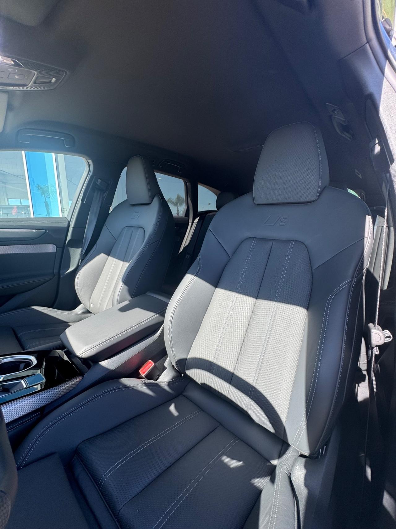 Audi A6 Avant e-hybrid 220 kW S tronic quattro line edition