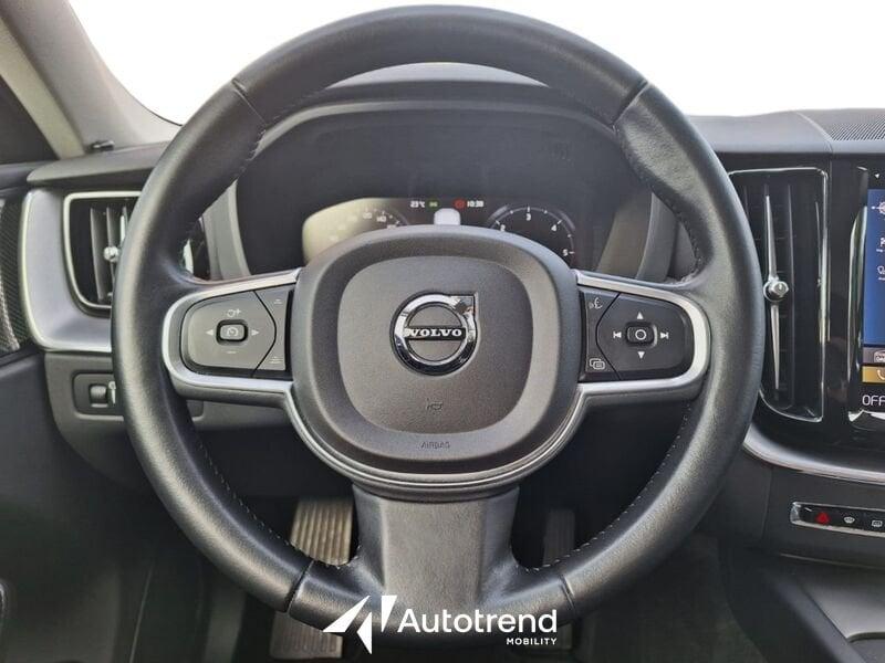 Volvo XC60 B4 197+14 CV Automatica Mild Hybrid Momentum Pro