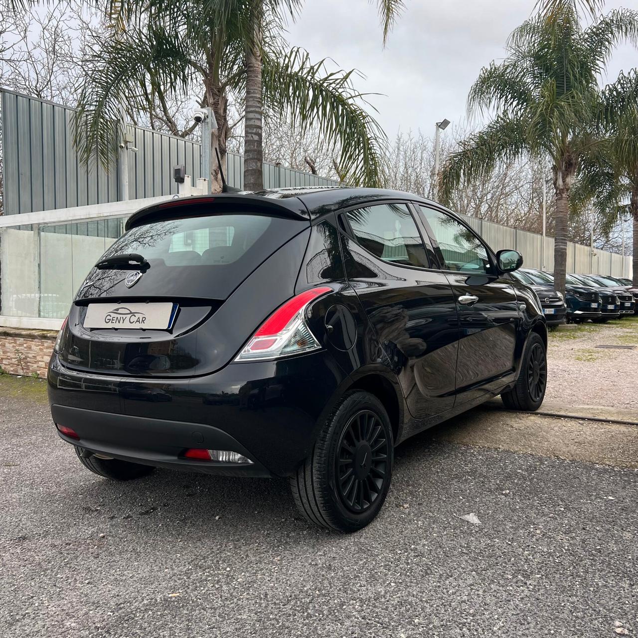 Lancia Ypsilon 1.2 69 CV 5 porte GPL Silver Plus