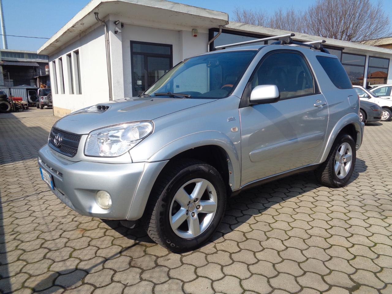 Toyota RAV 4 RAV4 2.0 Tdi D-4D cat 3 porte Sol