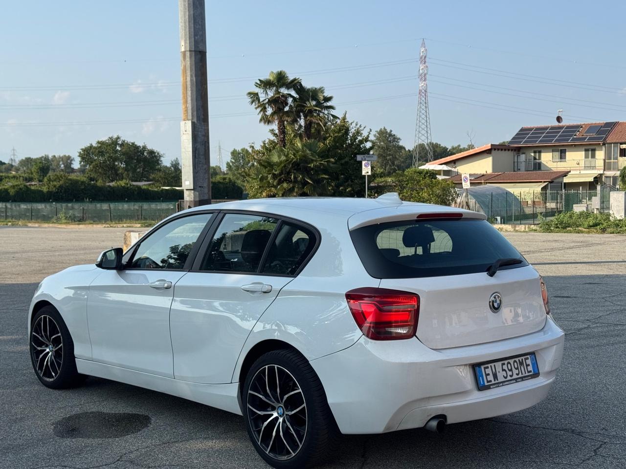 Bmw 116 116d 5p. Urban