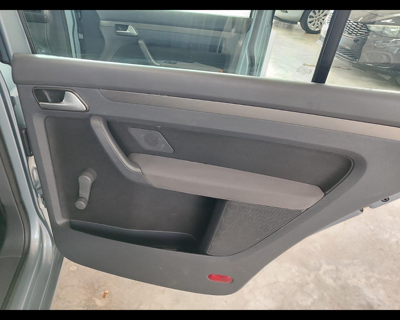 VOLKSWAGEN Touran 2.0 Trendline Ecofuel 7 Posti