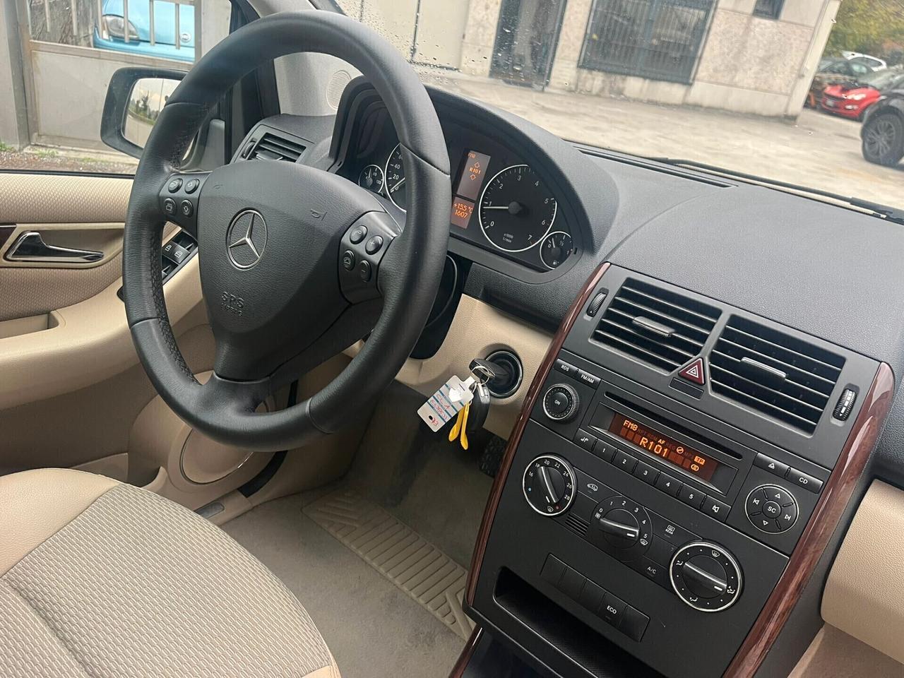 Mercedes-benz A 160 exclusive benz solo 99.000km