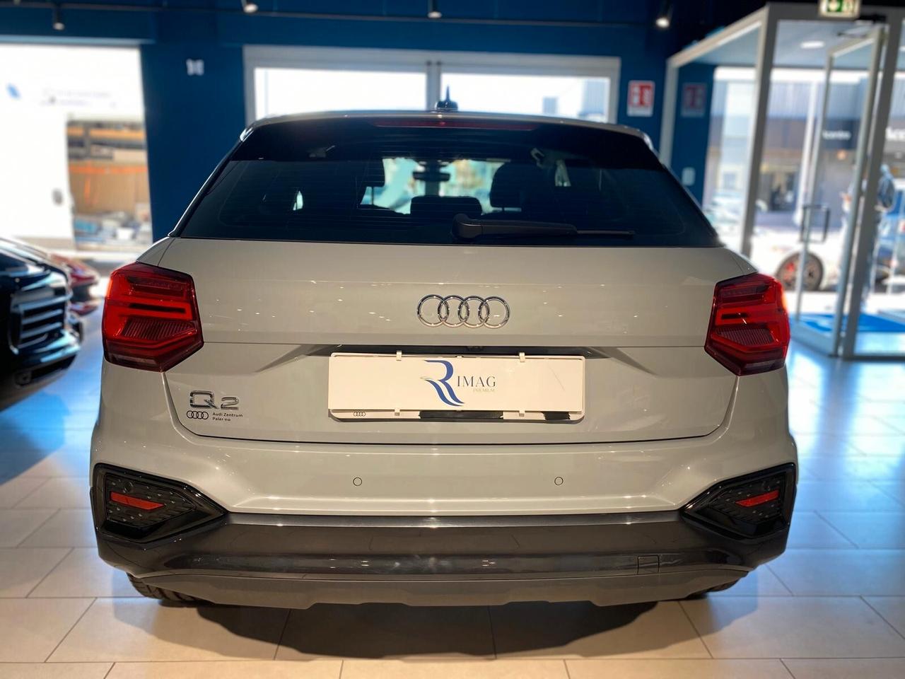 Audi Q2 35 TFSI S tronic Identity Black