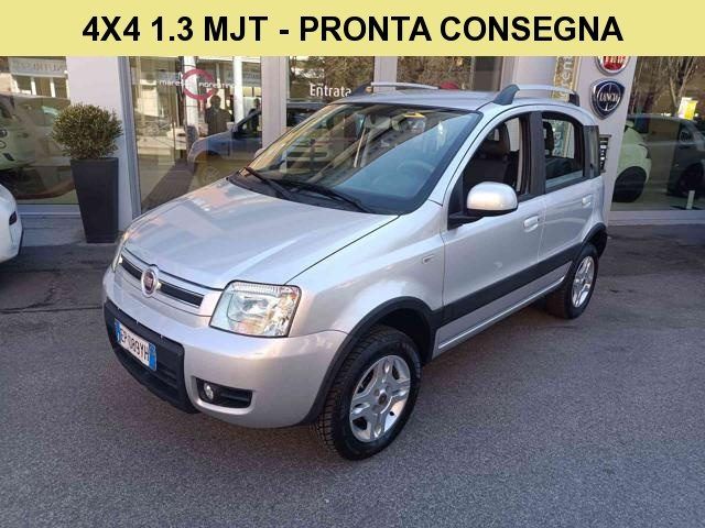 FIAT Panda 1.3 MJT 16V DPF 4x4 Climbing