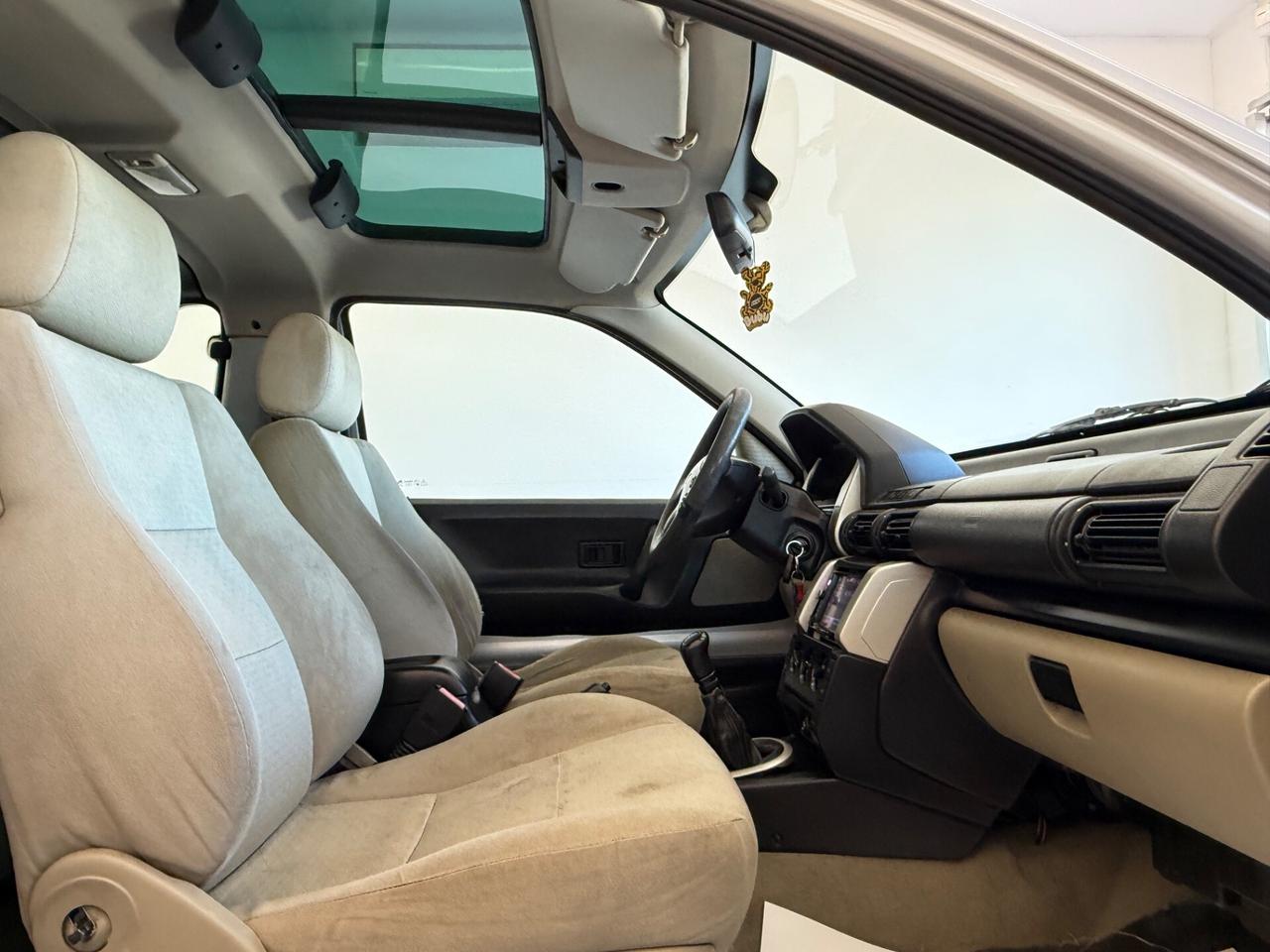 Land Rover Freelander 2.0 td4 3P gancio traino