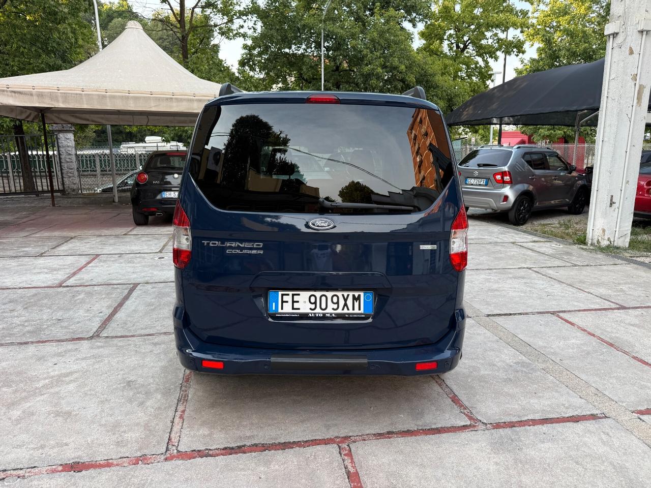 Ford Tourneo Courier 1.0 EcoBoost 100 CV Titanium