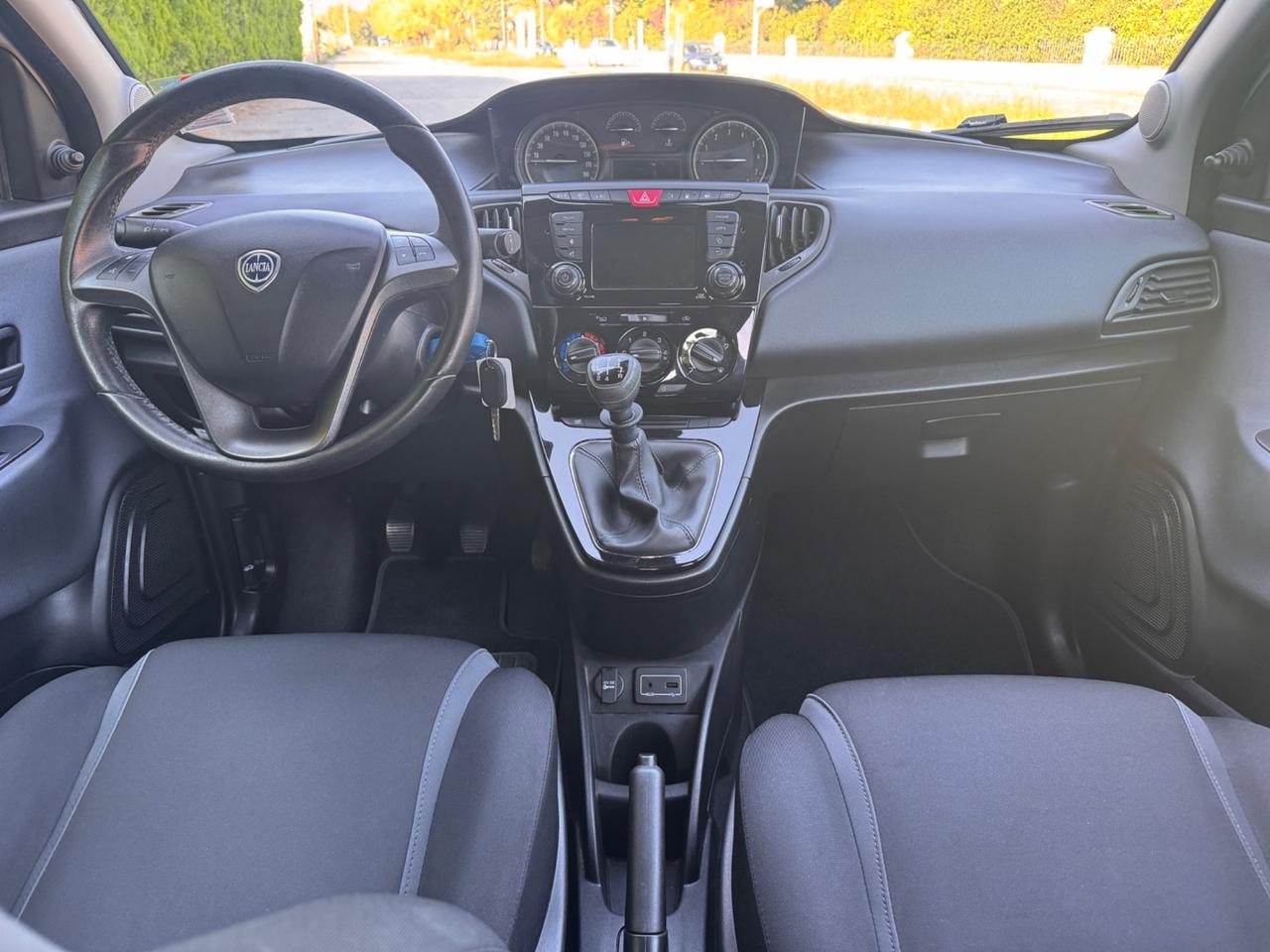 Lancia Ypsilon 1.2 69 CV 5 porte GPL Ecochic Silver