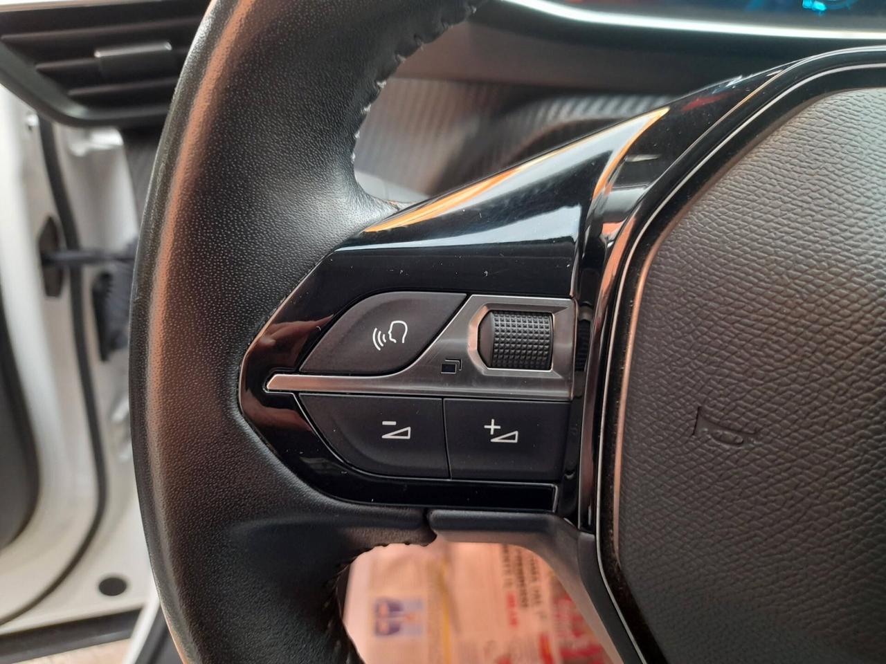 PEUGEOT 2008 1.5 BLUEHDI ALLURE