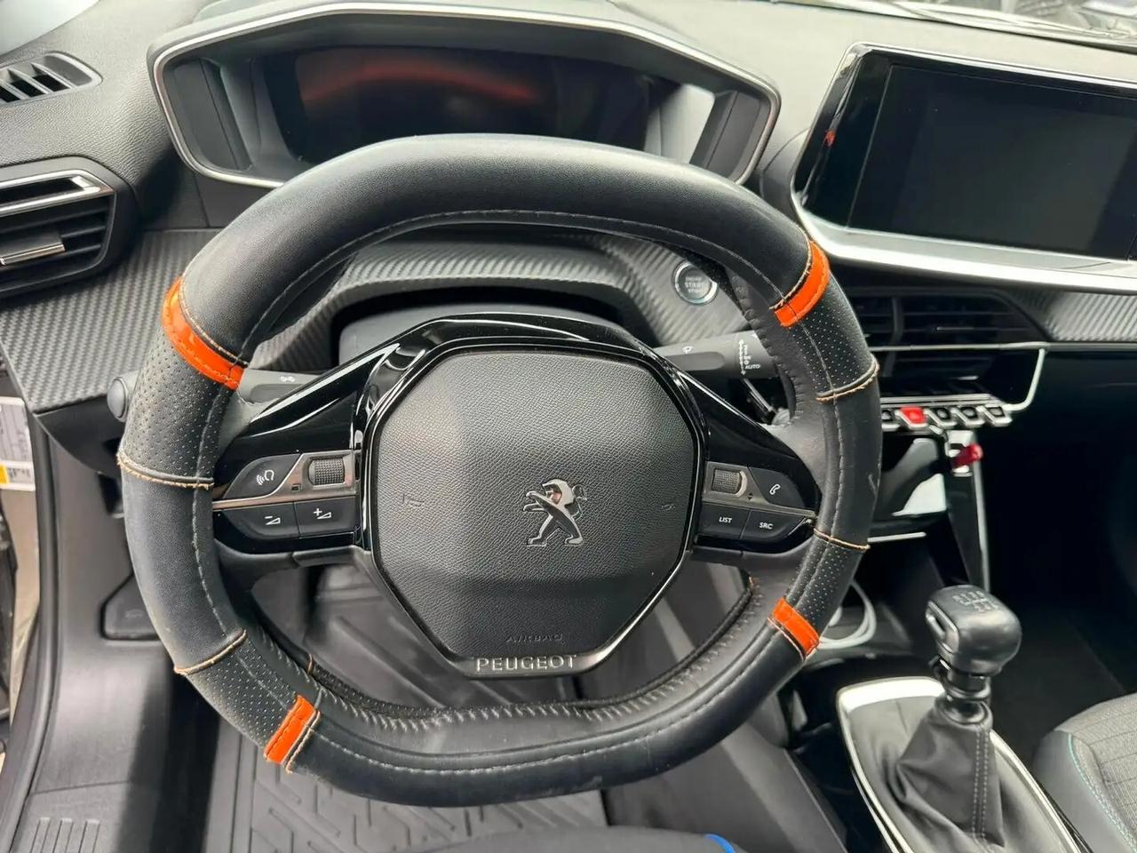 Peugeot 2008 1.2 benz 131