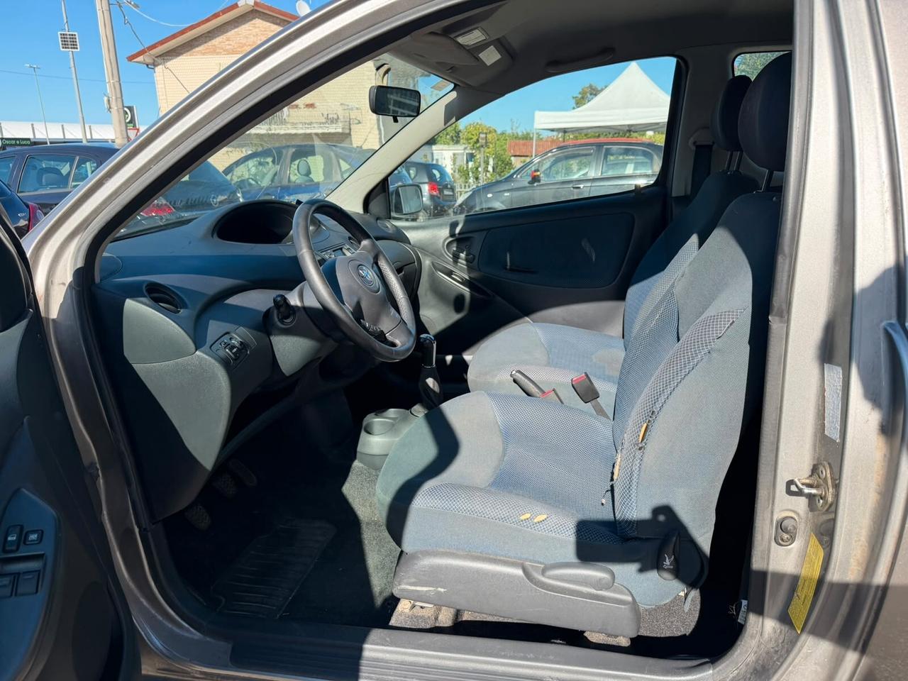 Toyota Yaris Verso 1.3i 16V cat Sol '03