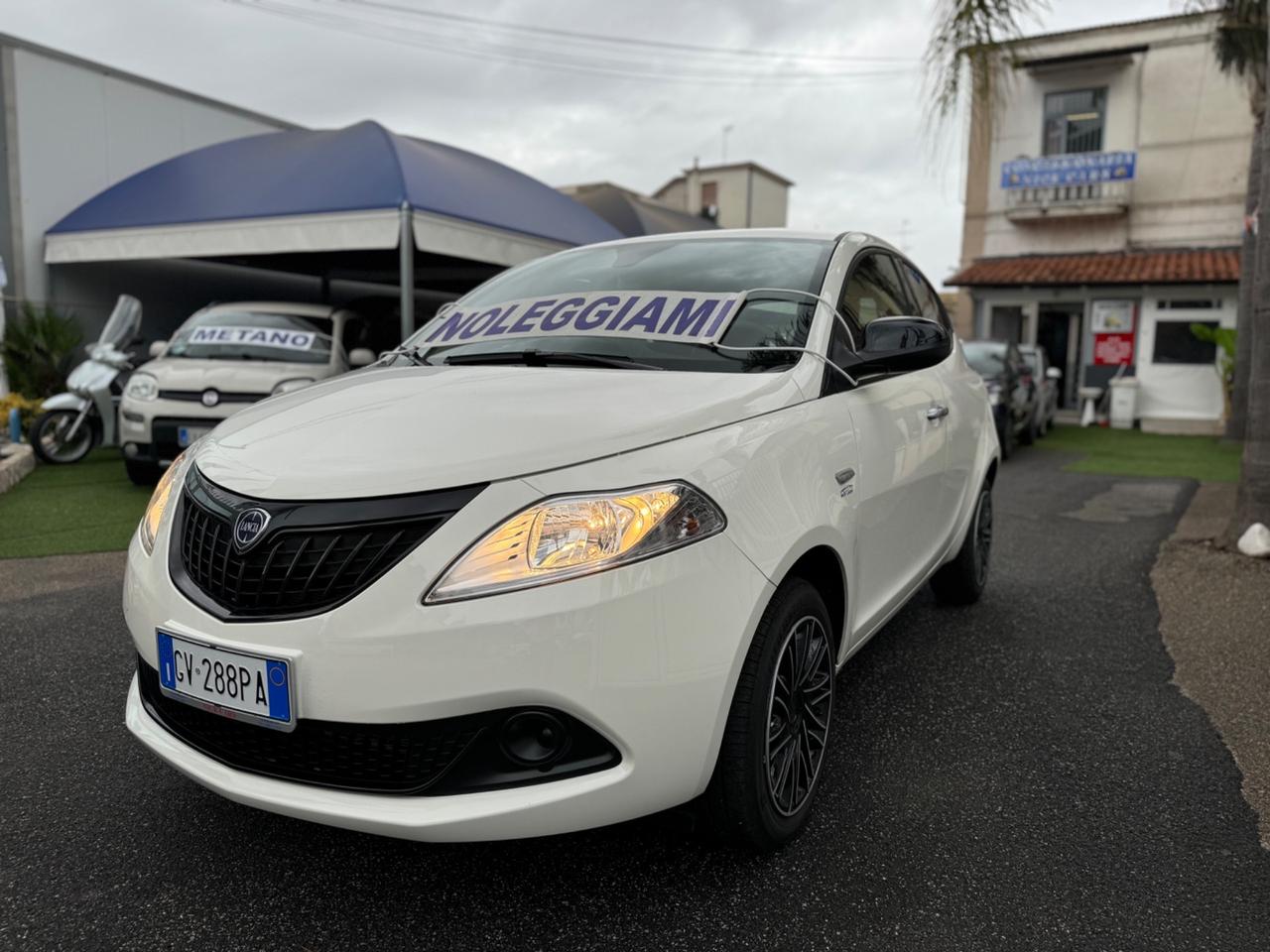 Lancia Ypsilon Hybrid e-DCT Edizione Cassina