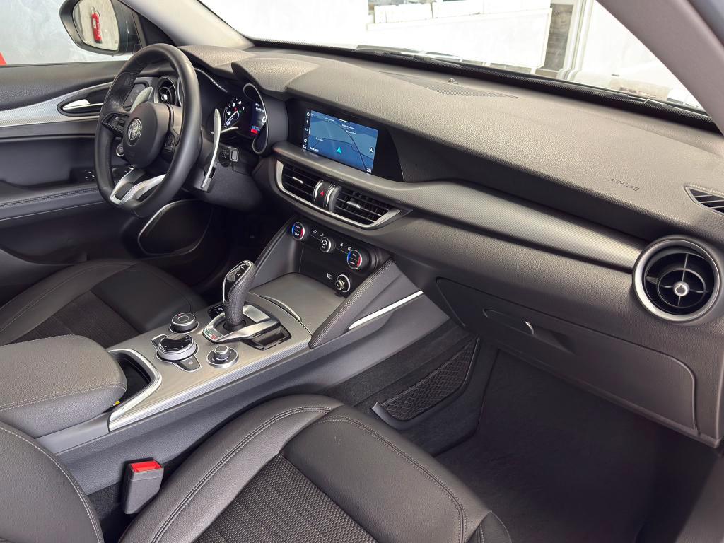 Alfa Romeo Stelvio 2.2 t Sprint Q4 190cv auto