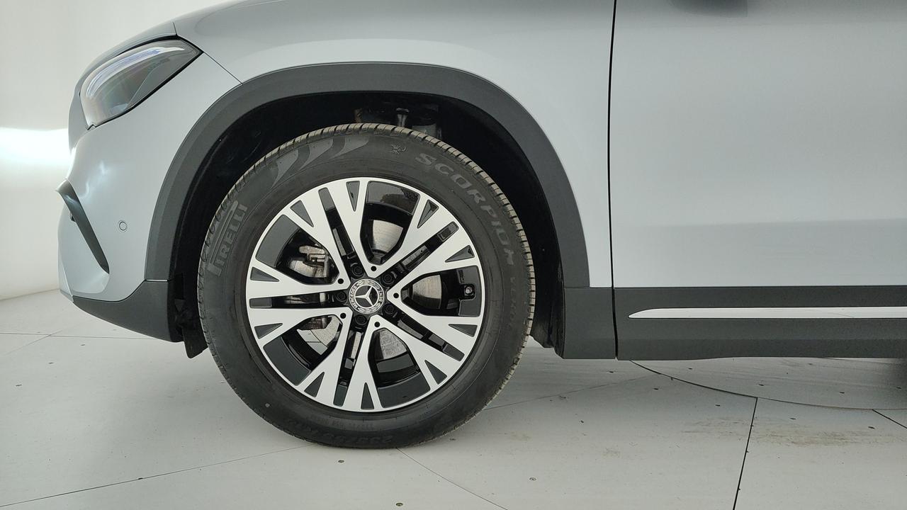 Mercedes-Benz GLA 180 d Progressive Advanced auto