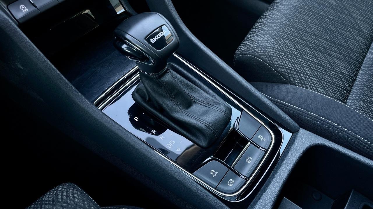 SKODA KAROQ 2.0 TDI STYLE DSG 115CV - FULL LED, KEYLESS SYSTEM, NEOPATENTATI