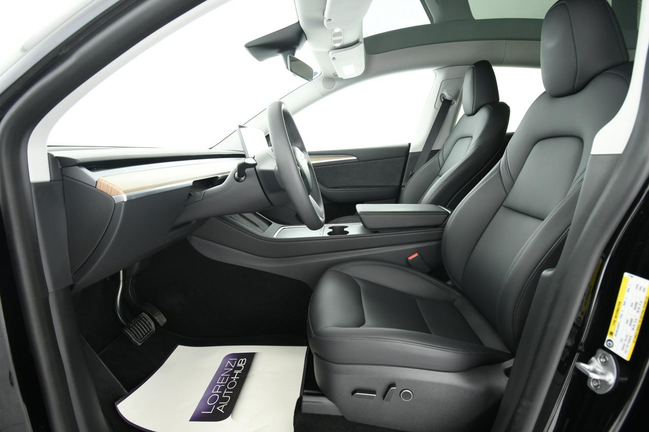 TESLA Model Y Long Range Dual Motor awd + AUTOPYLOT MAX