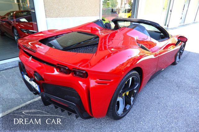 FERRARI SF90 Spider CON PIU' DI ? 100.000 DI OPTIONALS