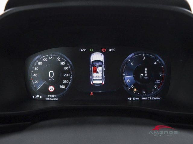 VOLVO XC40 B4 AWD Geartronic R-design