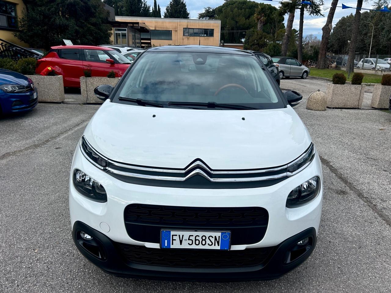 " UNA CHICCA " Citroen C3 PureTech EAT6 ELLE s