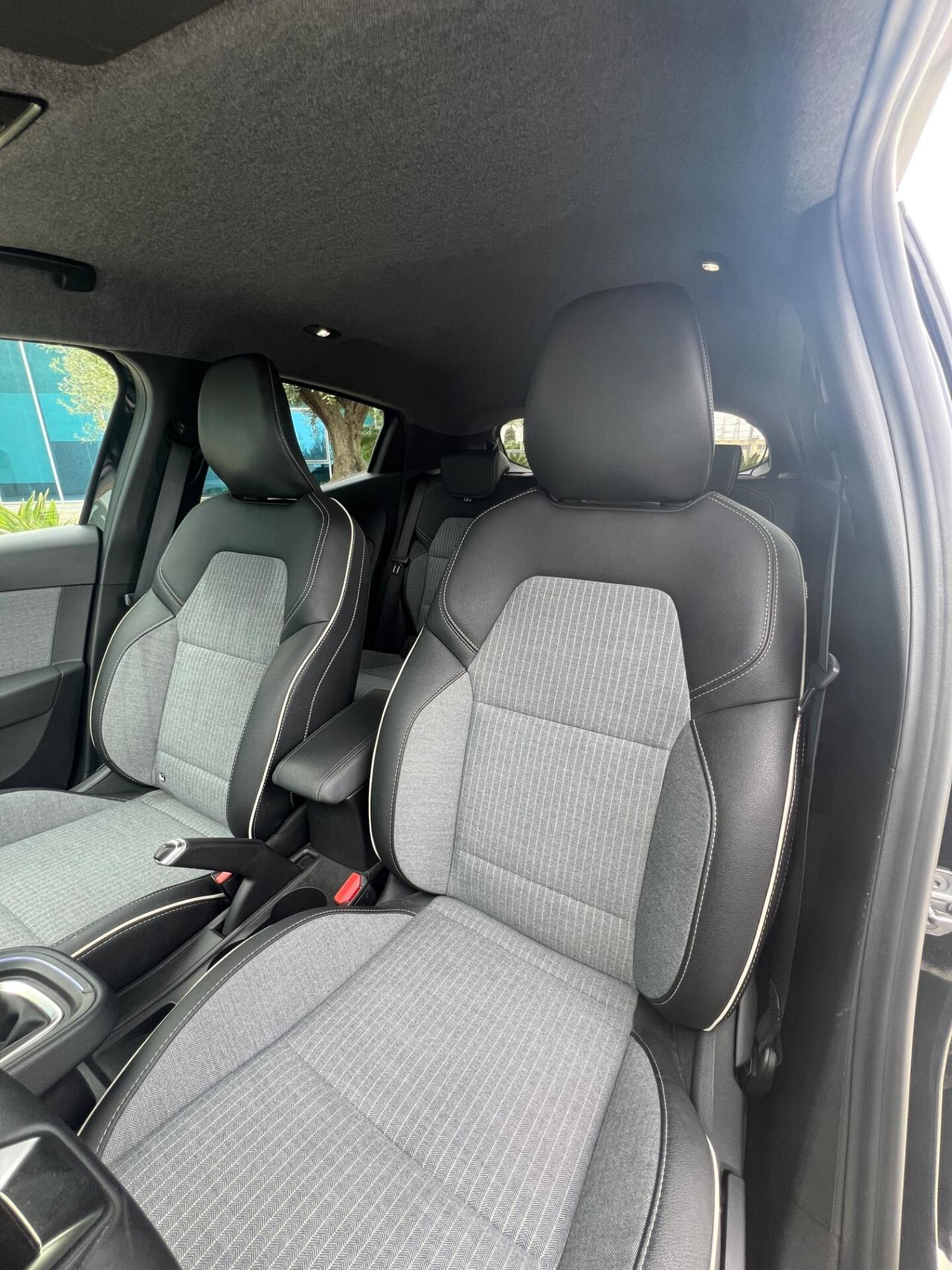 Renault Clio TCe 90 CV 5 porte Techno - possibilità noleggio no scoring