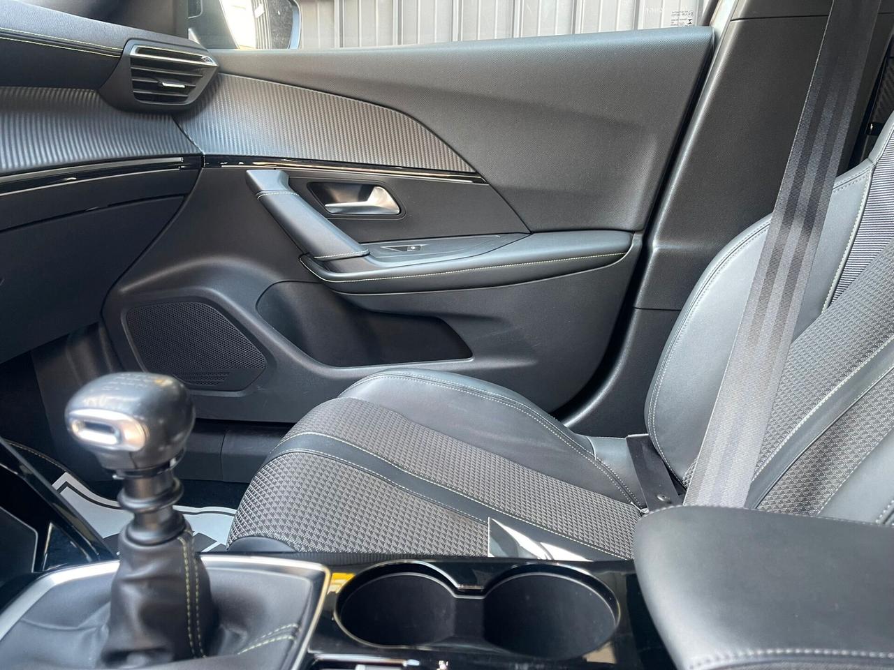 Peugeot 2008 GT LINE 1.2 Puretech Gancio traino omologato