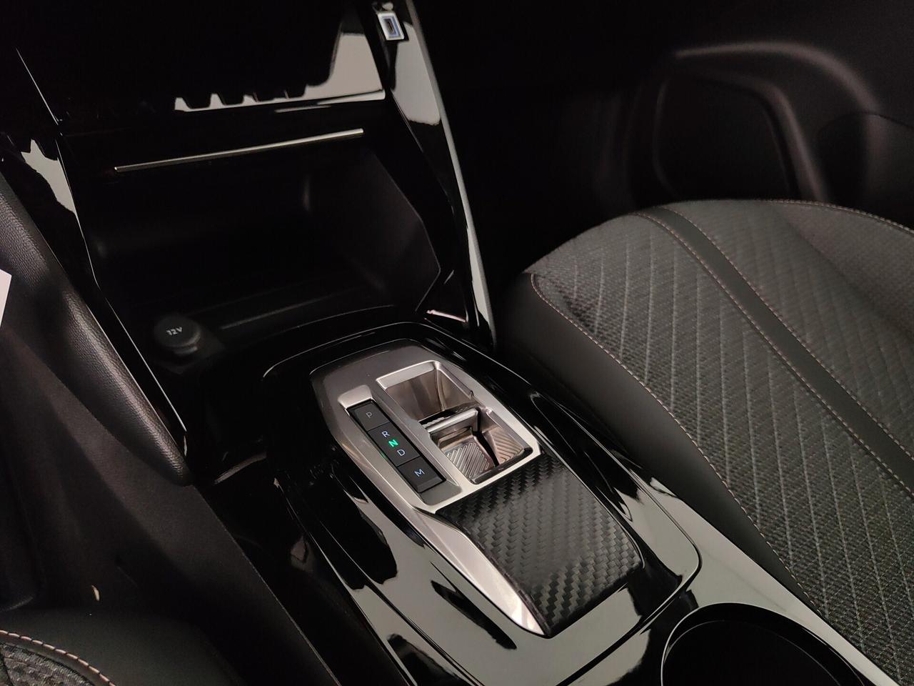 Peugeot 2008 Hybrid 145 e-DCS6 Allure