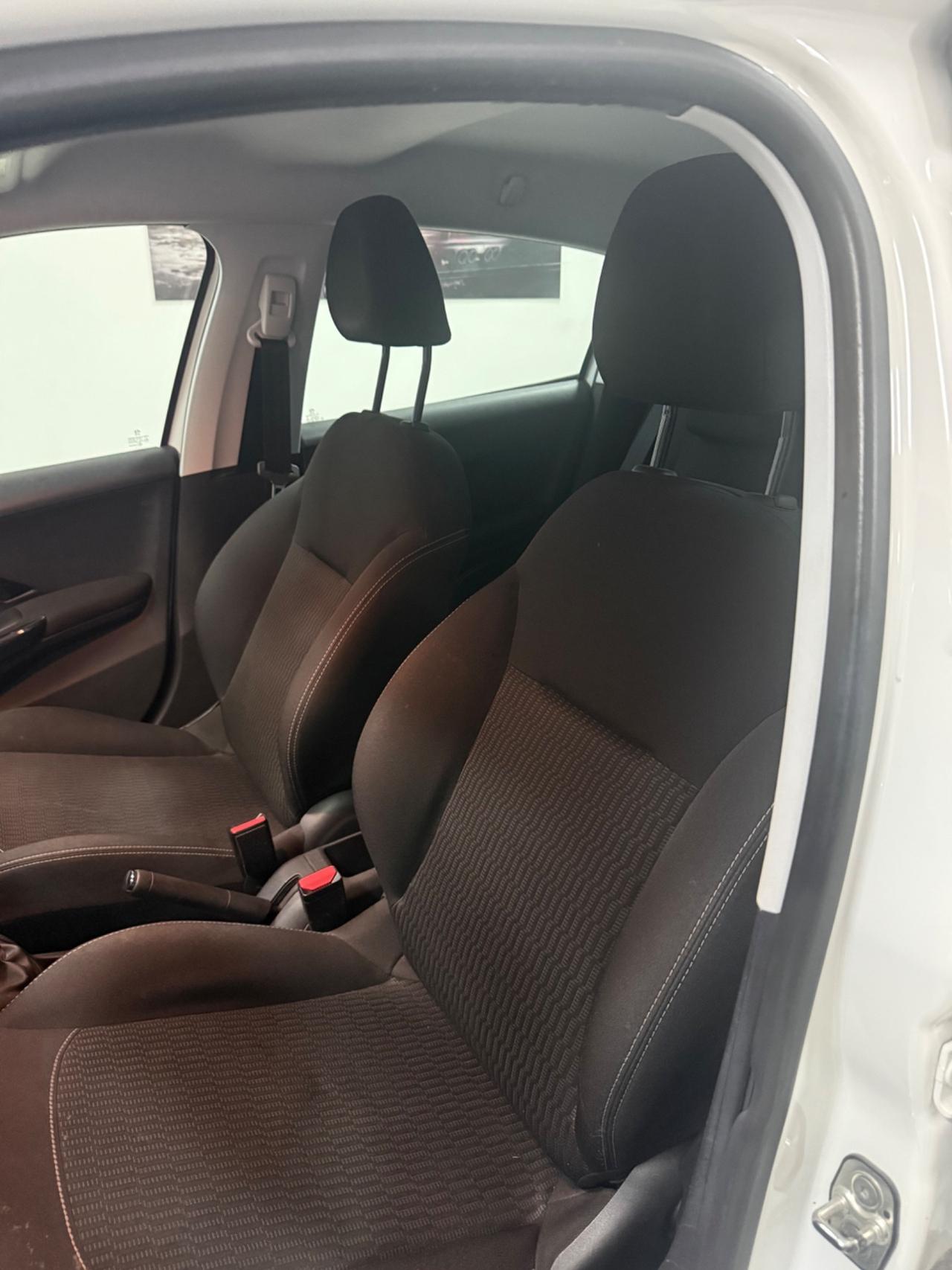 Peugeot 208 BlueHDi 75 5 porte Allure