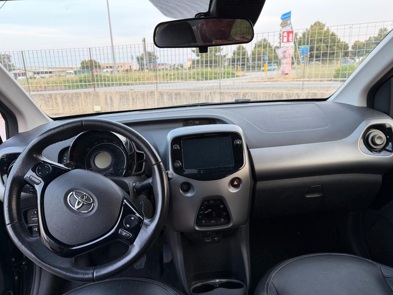 Toyota Aygo Connect 1.0 VVT-i 72 CV 5 porte x-wave MMT