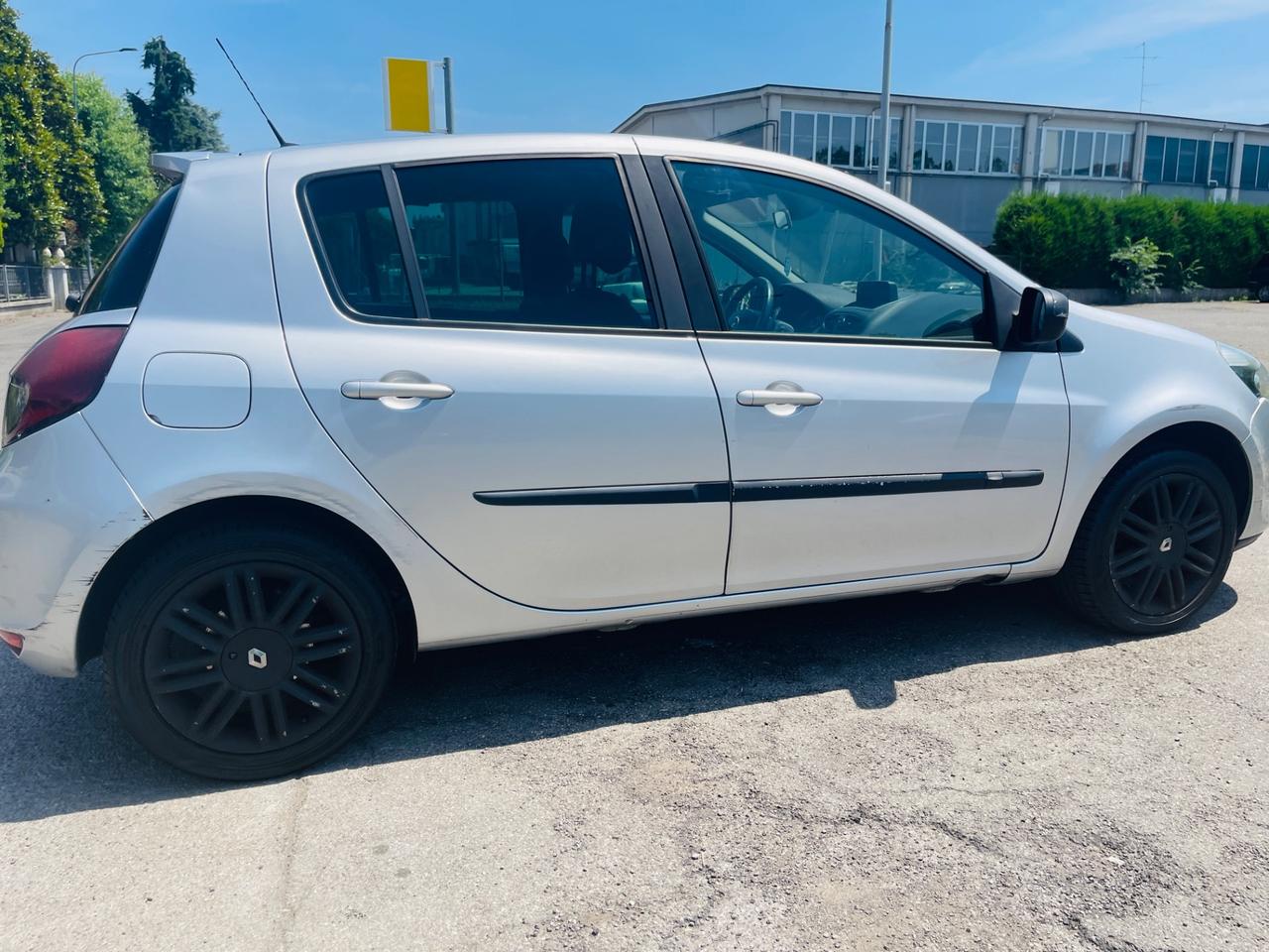 Renault Clio 1.2 16V 5 porte Dynamique