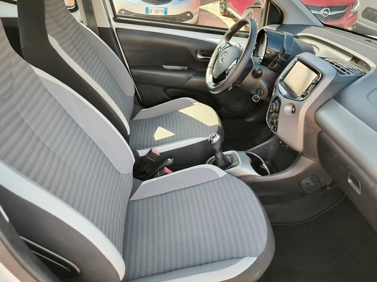 Toyota Aygo 1.0 VVT-i 72 CV 5 porte x-clusiv Connect