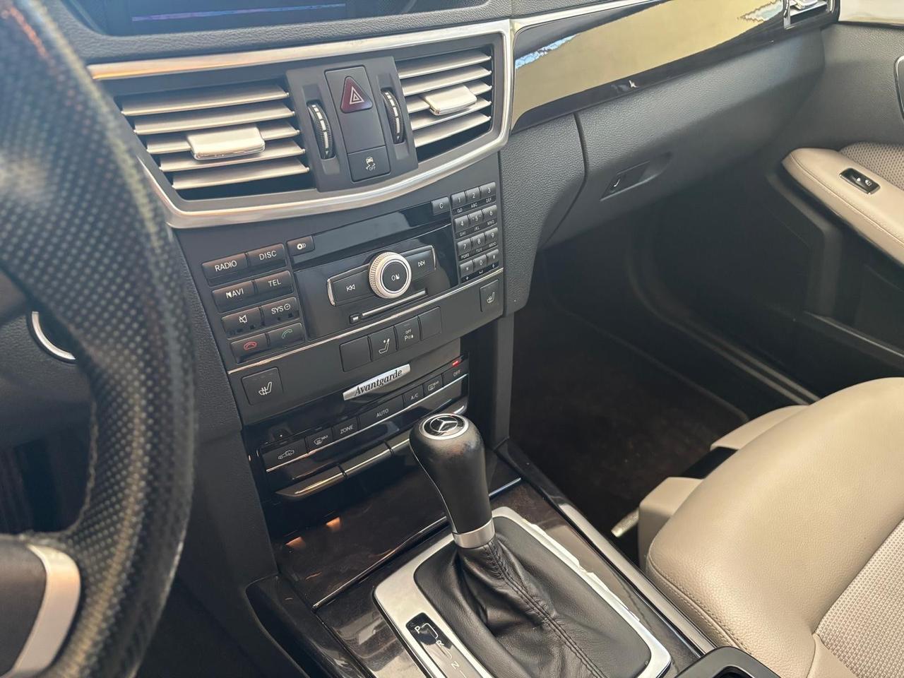 Mercedes-benz E 220 CDI BlueEFFICIENCY Avantgarde AMG