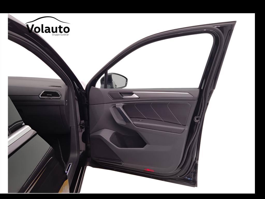 VOLKSWAGEN Tiguan II 2021 - Tiguan 1.5 tsi R-Line 150cv dsg