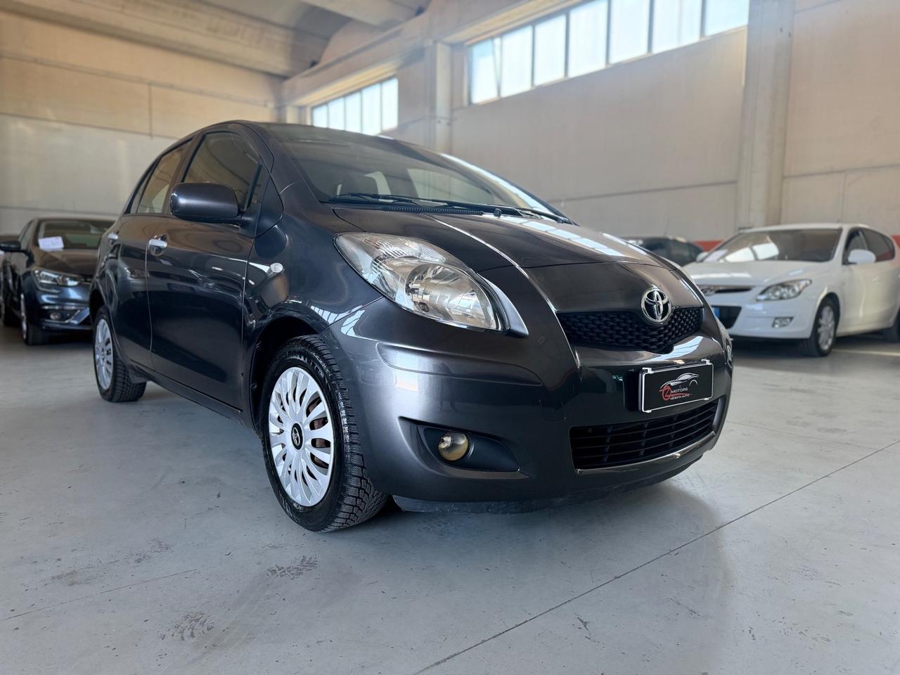 Toyota Yaris 1.3 5 porte Sol NEOPATENTATI