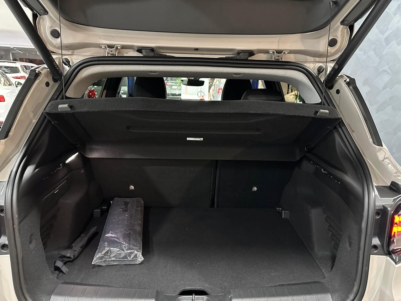 Jeep Avenger 1.2 Turbo 100 CV MHEV Summit