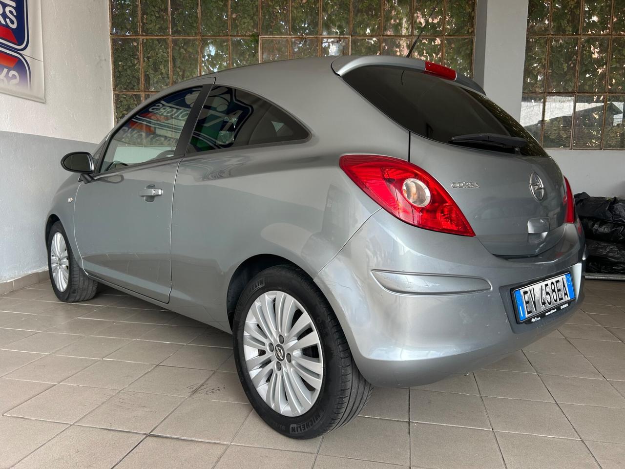 Opel Corsa 1.2 3 porte Edition