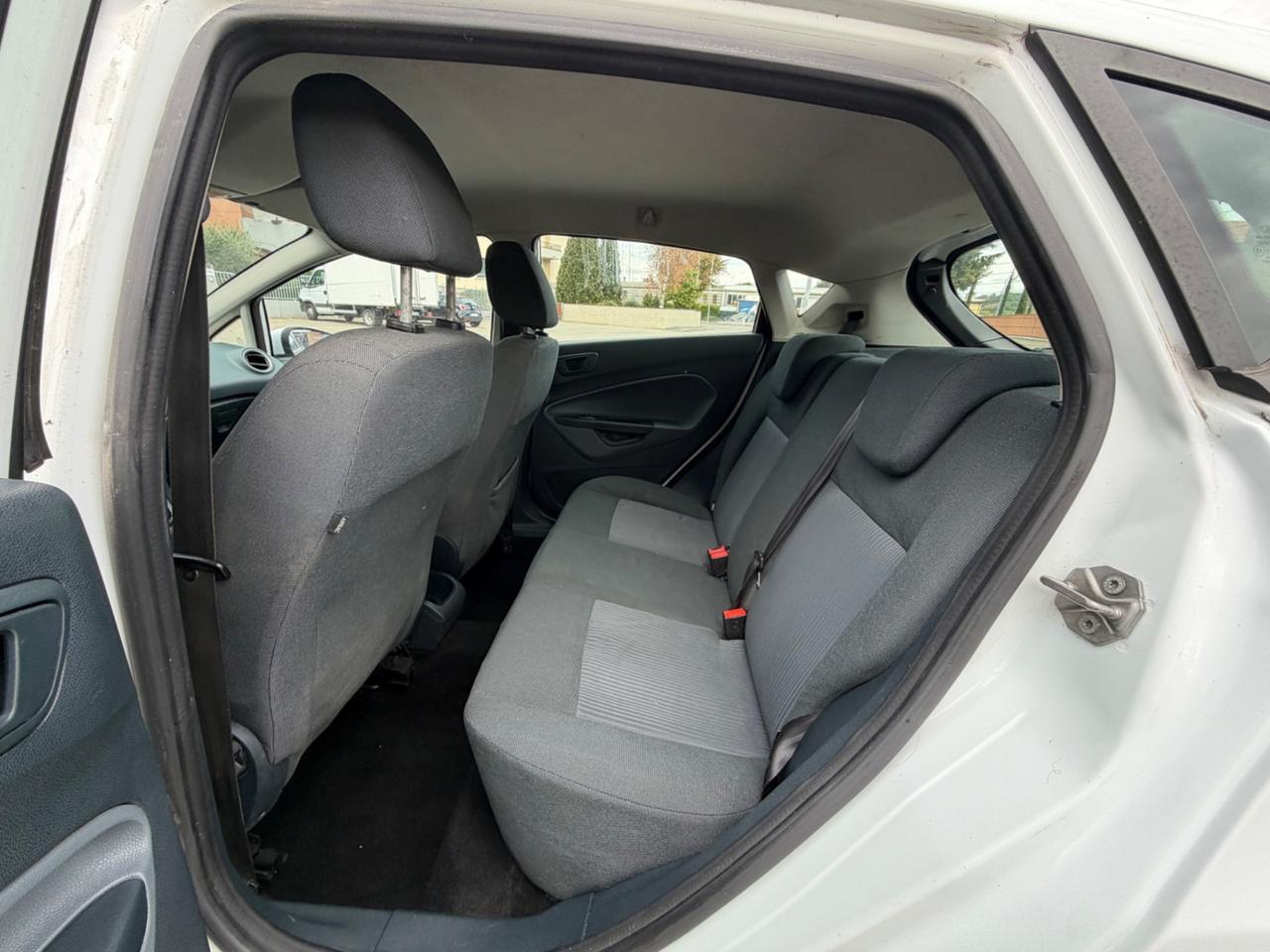 Ford Fiesta 1.4 16V 5p. Bz.- GPL Titanium Bs.