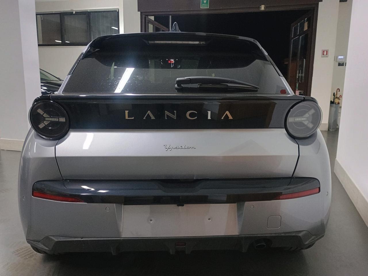 Lancia Ypsilon Hybrid e-DCT LX