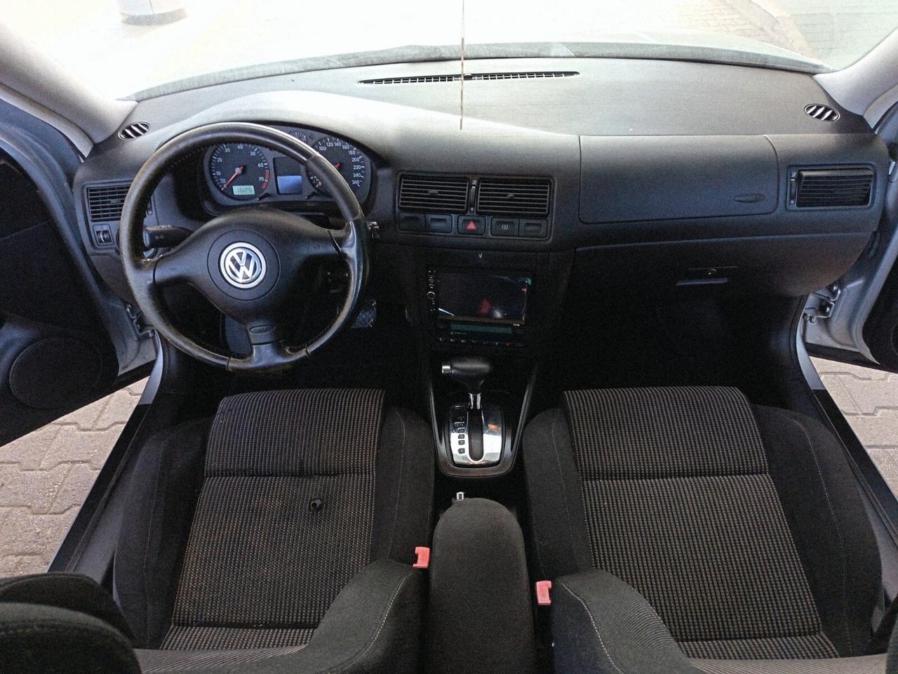 VOLKSWAGEN GOLF 4 HIGHLINE 1.6 BENZINA AUTOMATICA UNICOPROPRIETARIO – KM ORIGINALI – CAMBIO AUTOMATICO PERFETTO